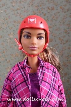 Mattel - Barbie - Made to Move - Skateboarder - Poupée